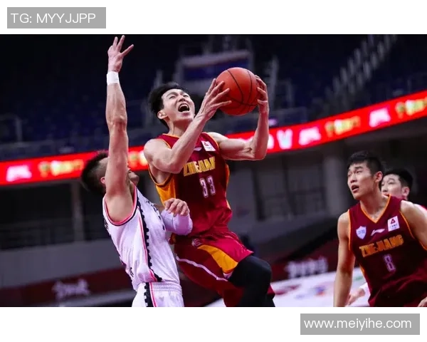 第32轮精彩对决吉林队迎战浙江队争夺胜利的关键时刻